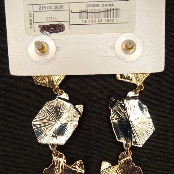 3/ $35 SUGARFIX BY BAUBLEBAR 🎁 PRESENT DROP EARRINGS - Picture 2 of 3